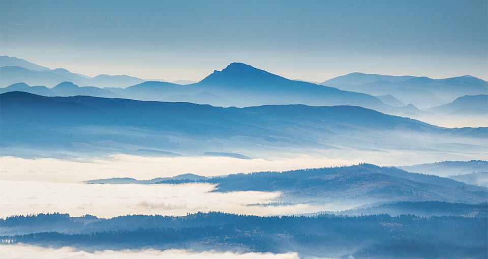 peaceful tranquil mountains